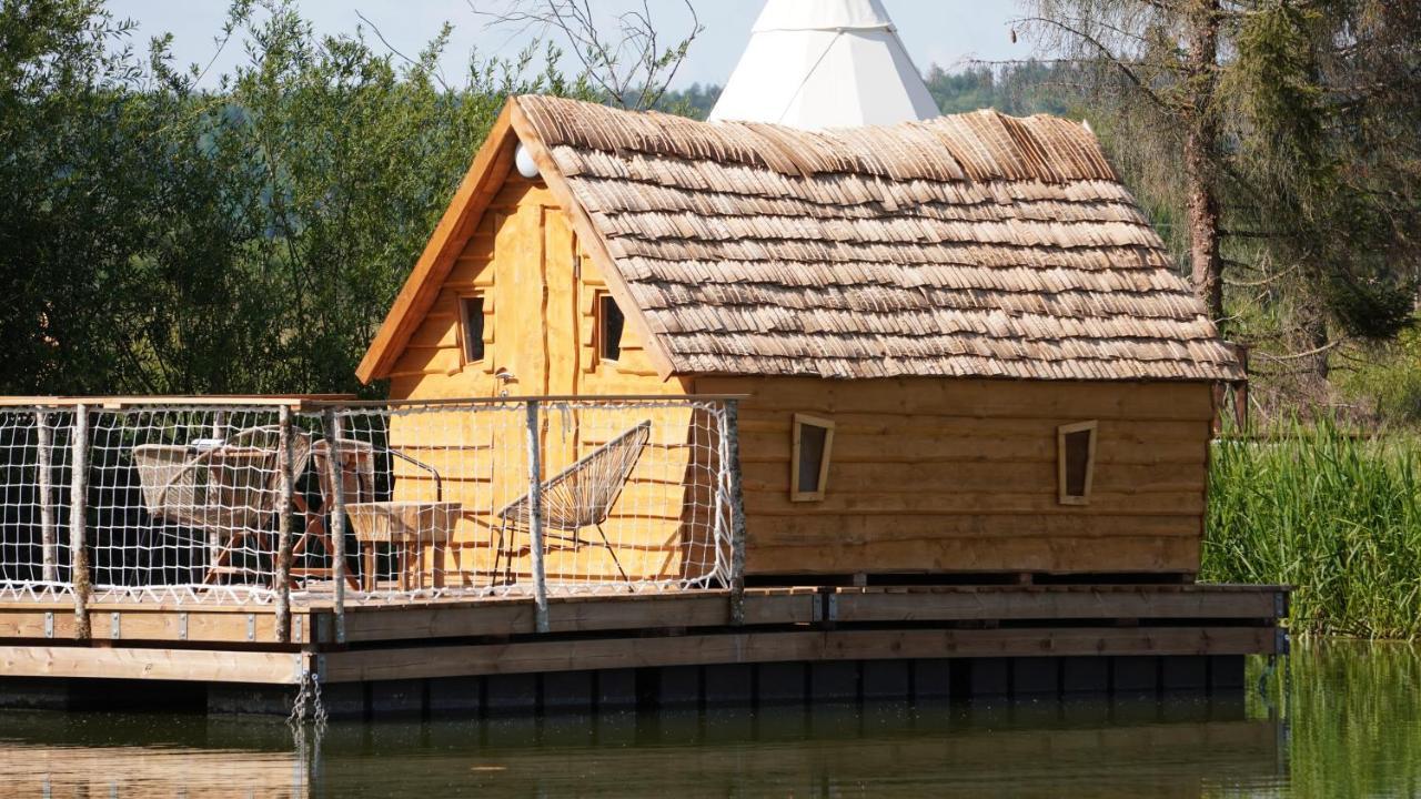 Les Cabanes Flottantes Givrauval Luaran gambar