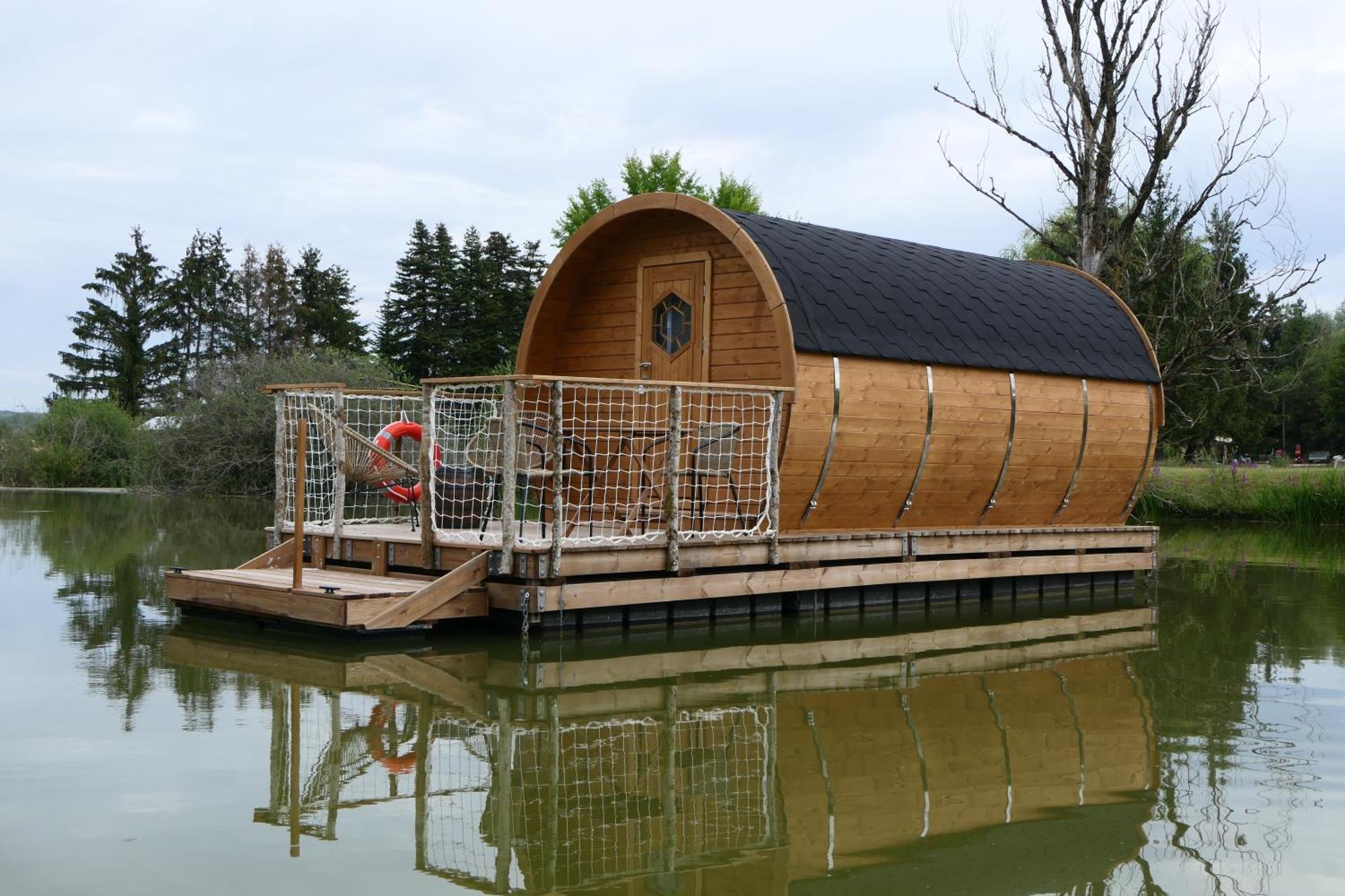 Les Cabanes Flottantes Givrauval Luaran gambar