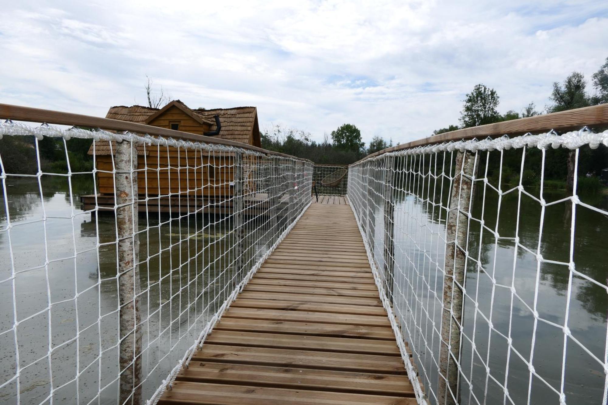 Les Cabanes Flottantes Givrauval Luaran gambar