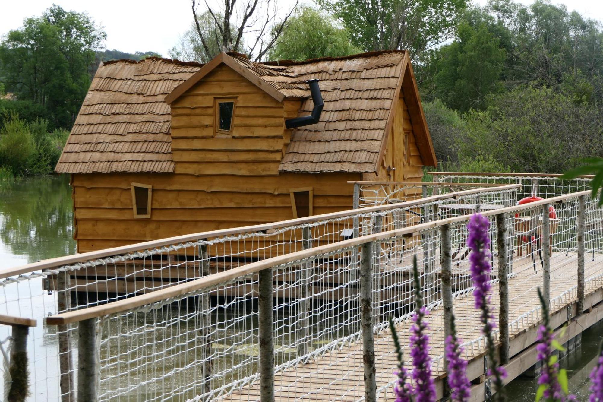 Les Cabanes Flottantes Givrauval Luaran gambar