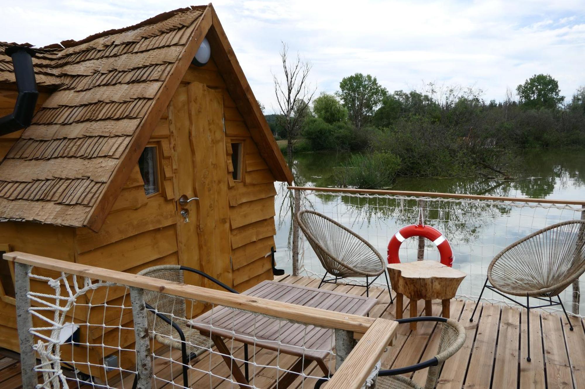 Les Cabanes Flottantes Givrauval Luaran gambar