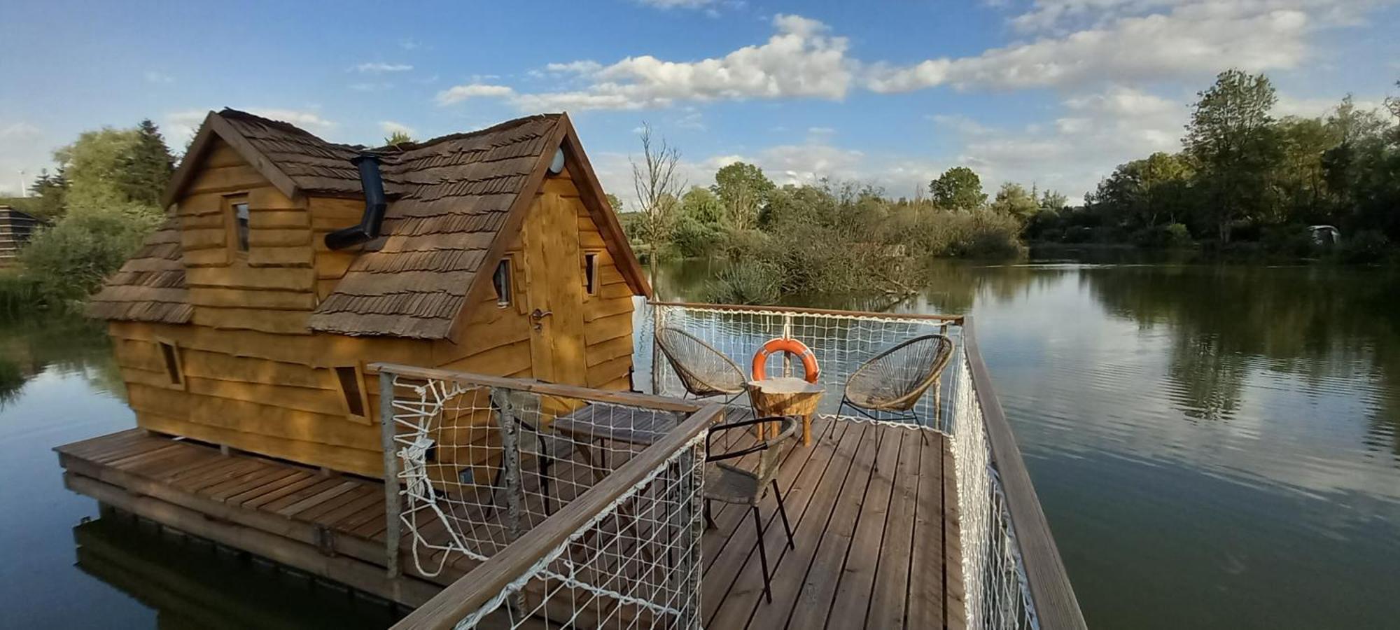 Les Cabanes Flottantes Givrauval Luaran gambar