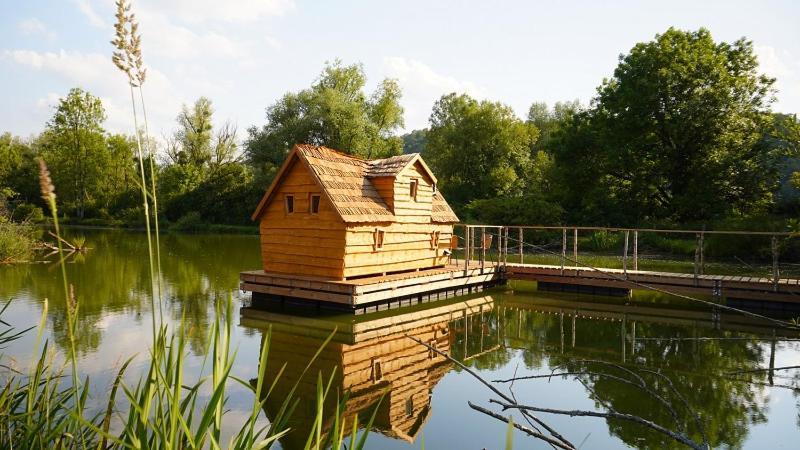 Les Cabanes Flottantes Givrauval Luaran gambar